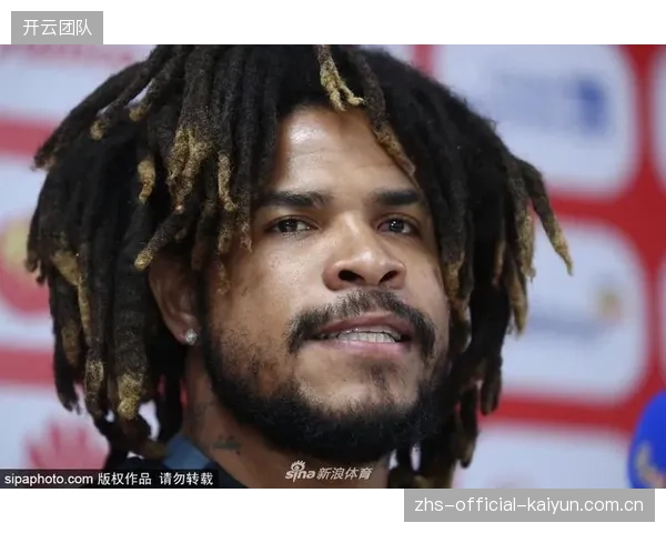 长期稳定的教练团队是巴拿马队的核心优势,球员对战术理解深刻。 长期稳定的教练团队是巴拿马队的核心优势,球员对战术理解深刻。